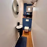 Charming 2 Rooms For 2 In Paris