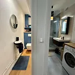 Charming 2 Rooms For 2 In Paris